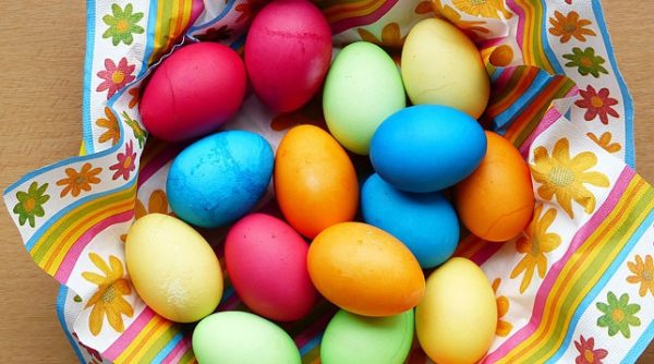 Скільки варити яйця на Великдень для фарбування: час та поради