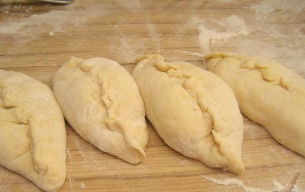 Швидке тісто для пиріжків (на кефірі, дріжджове): рецепти