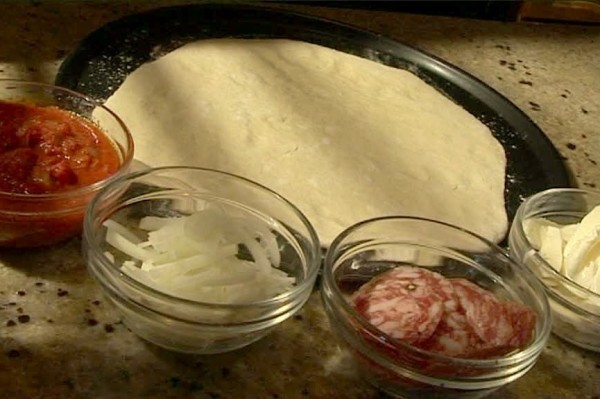 Бездріжджове тісто для піци: популярні рецепти з фото