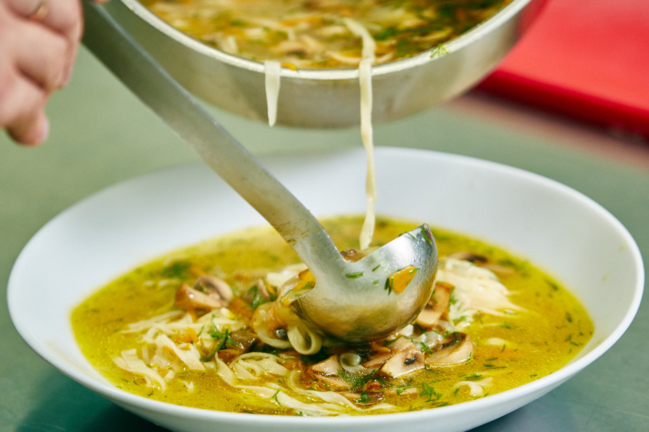 Грибний суп з локшиною: домашні рецепти з фото, калорійність