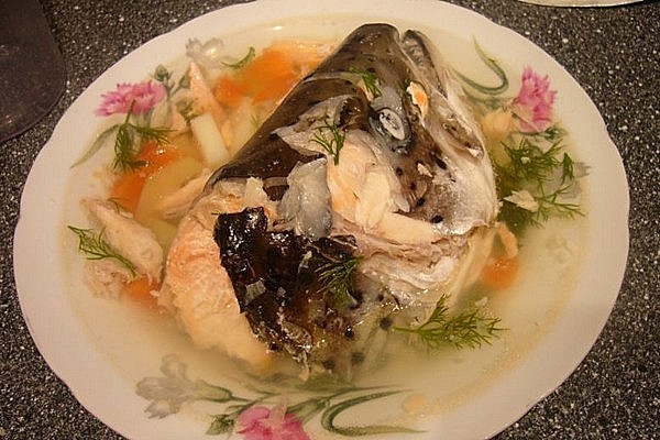Рибний суп з голови і хвоста: найкращі рецепти, калорійність