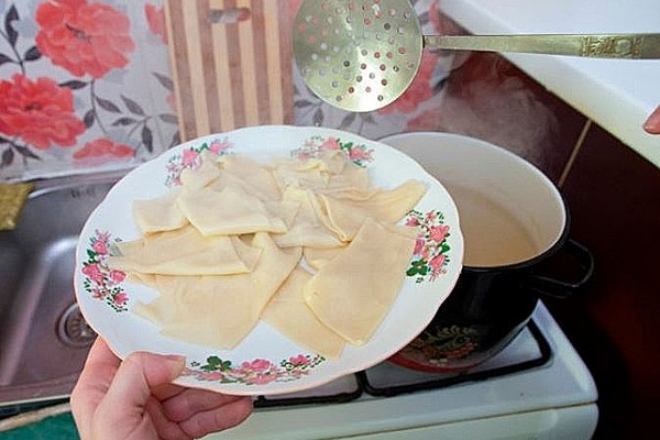 Ніжне і м'яке тісто на бешбармак: рецепти покроково з фото