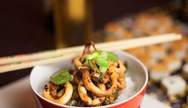 Кальмари по-китайськи (з овочами, салат): покрокові рецепти