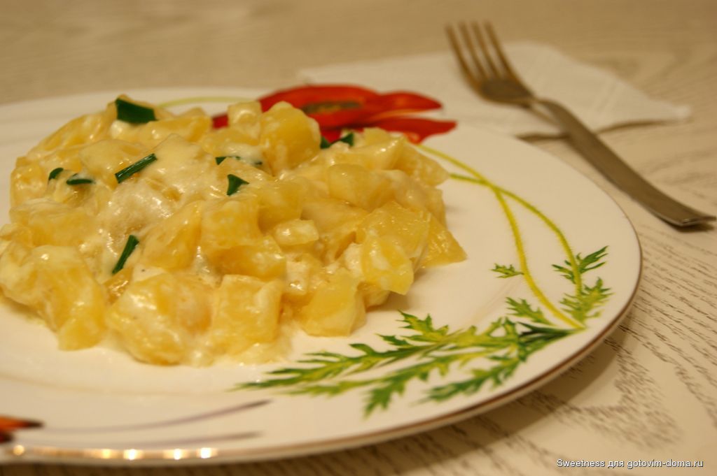 Картопля в вершках в духовці: покрокові рецепти з фото