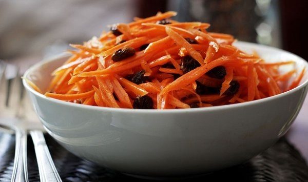 Морква з часником і майонезом: домашні рецепти салатів