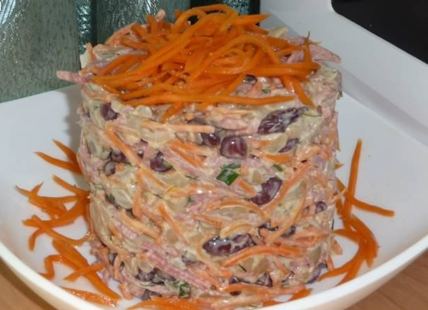Салат з квасолею та корейською морквою: легкі рецепти з фото