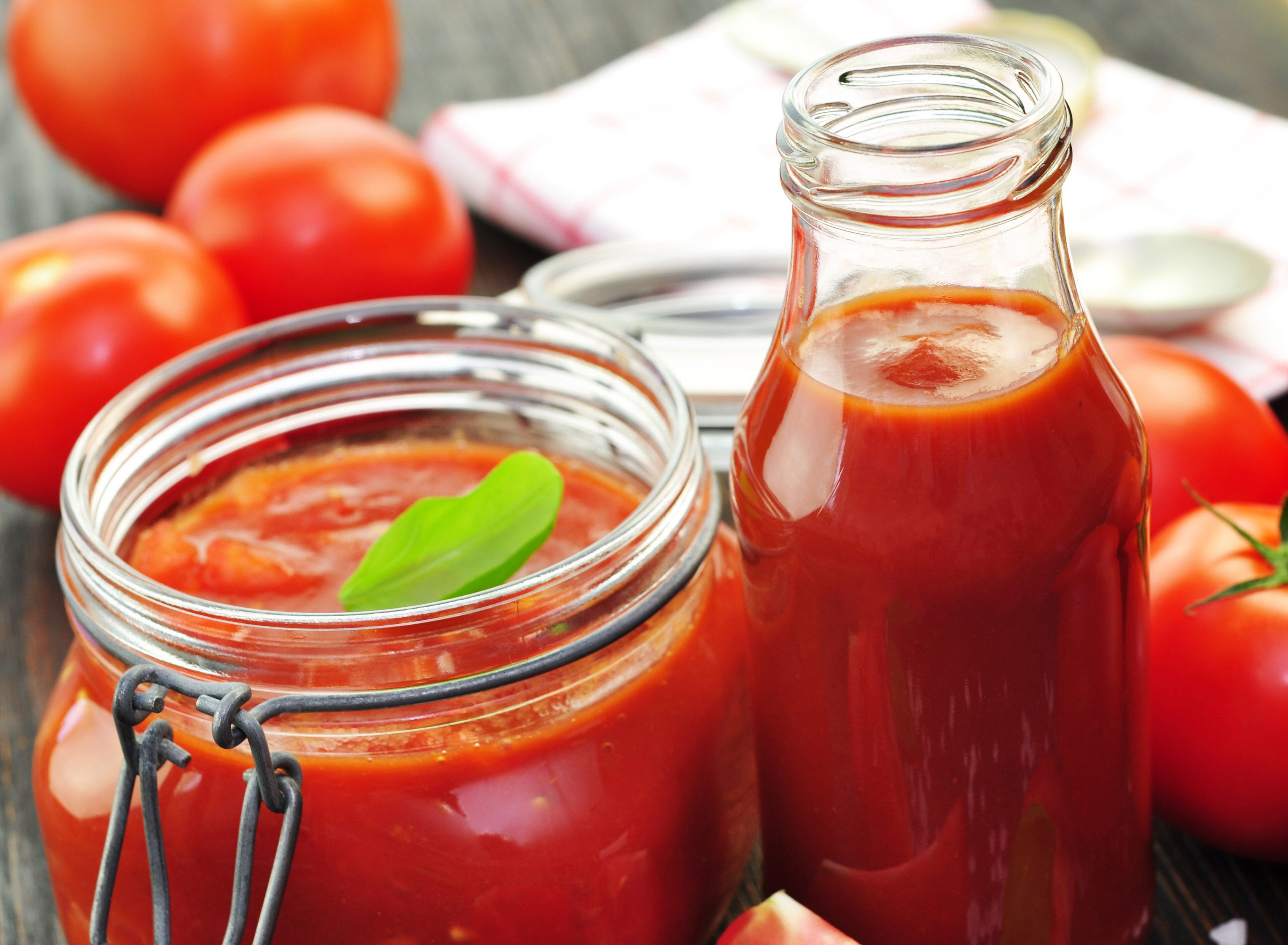 Кетчуп з томатної пасти в домашніх умовах: рецепти з фото