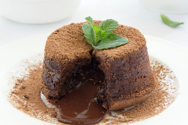 Шоколадні кекси з рідкою начинкою - прості рецепти з фото