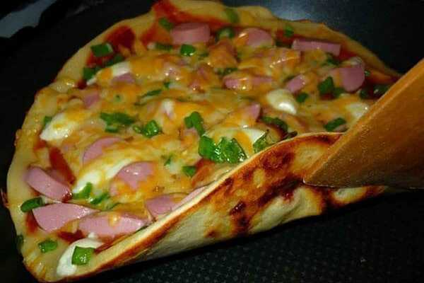 Піца «Хвилинка» на сковороді: фото-рецепти, калорійність