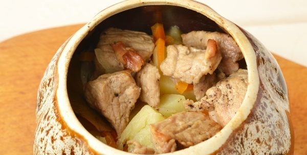 Печеня в горщиках в духовці (зі свинини, курки): рецепти