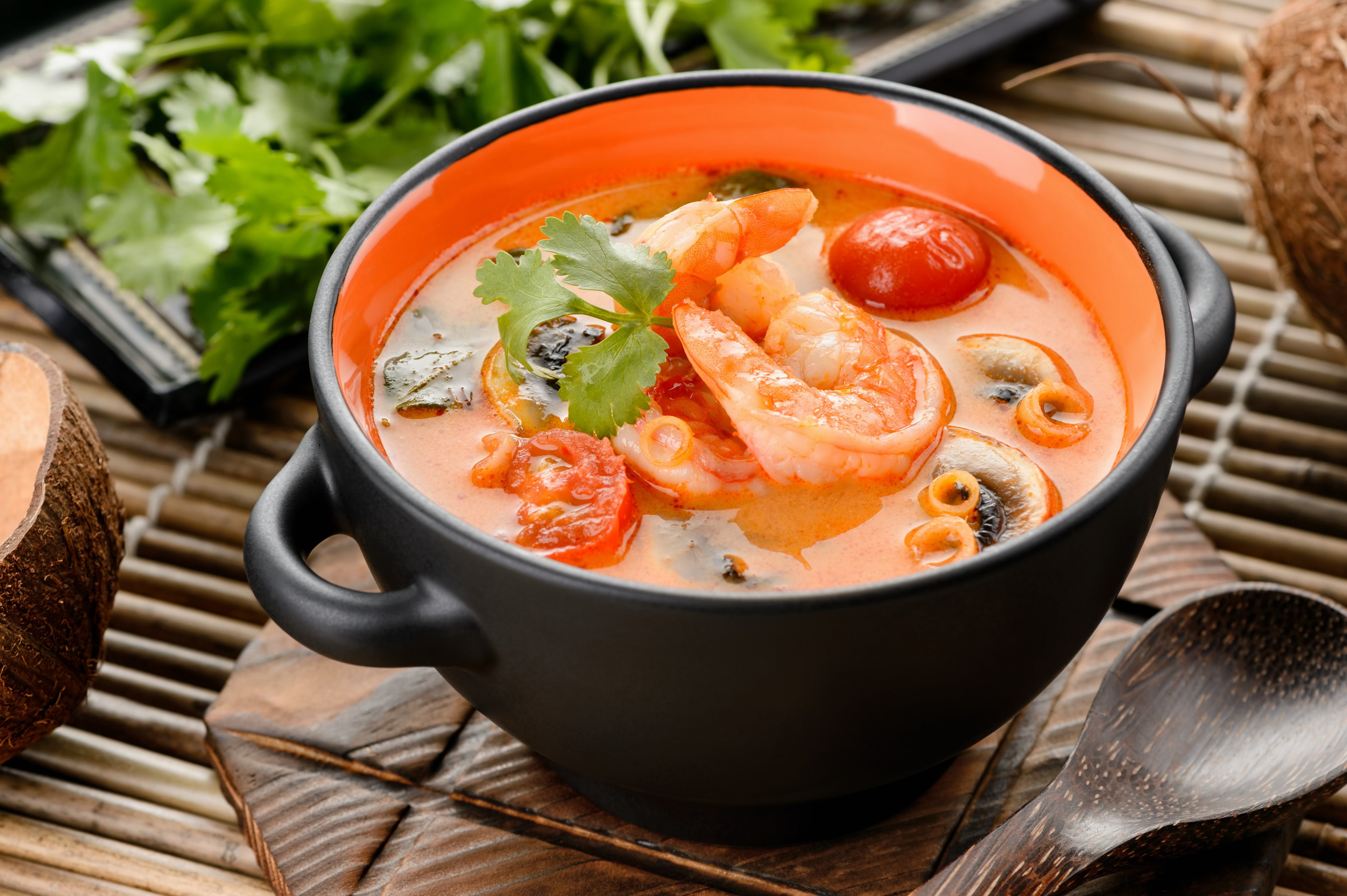 Суп Том Ям в домашніх умовах: класичний рецепт з фото