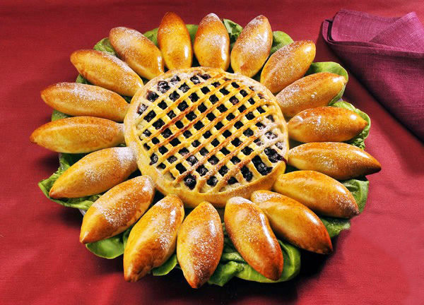 Пироги з дріжджового тіста: покрокові рецепти випічки з фото