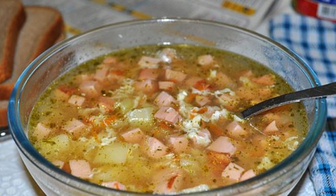 Суп з ковбасою для смачного обіду: покрокові рецепти з фото