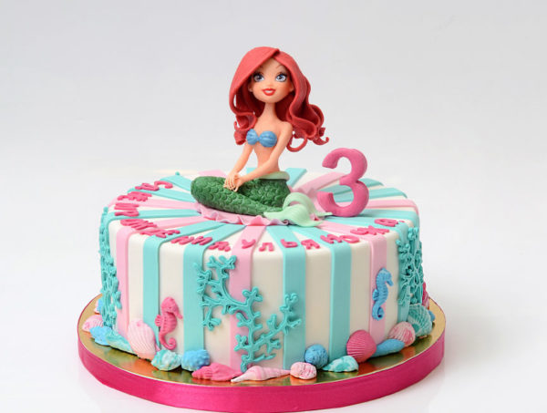 Торт на день народження дівчинці: яскраві ідеї, фото і рецепти