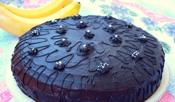 Шоколадно-банановий торт: прості рецепти з покроковим фото