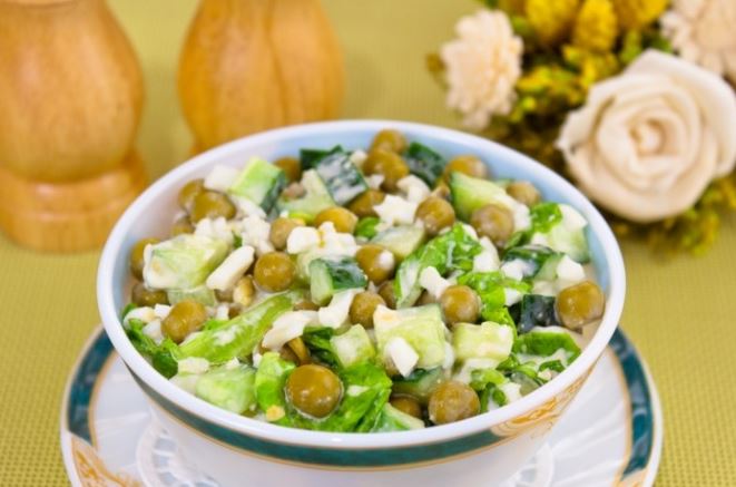 Салат із зеленим горошком (консервованим): прості рецепти
