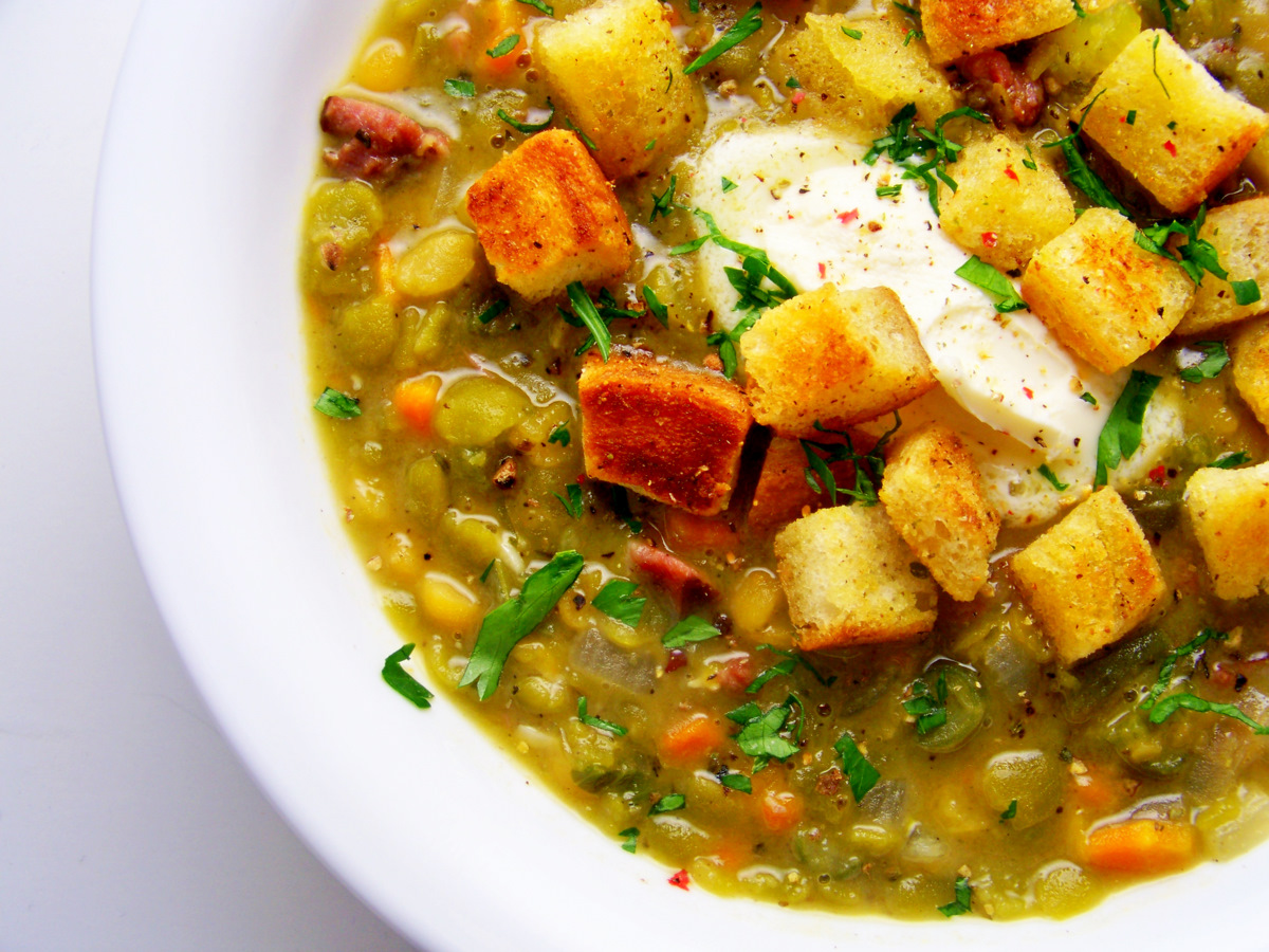 Гороховий суп зі свининою: калорійність, рецепти з фото