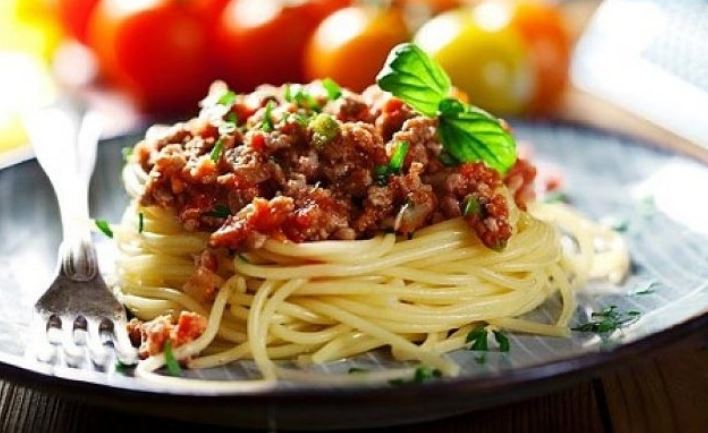 Спагетті з фаршем і соус до них: рецепти з покроковим фото