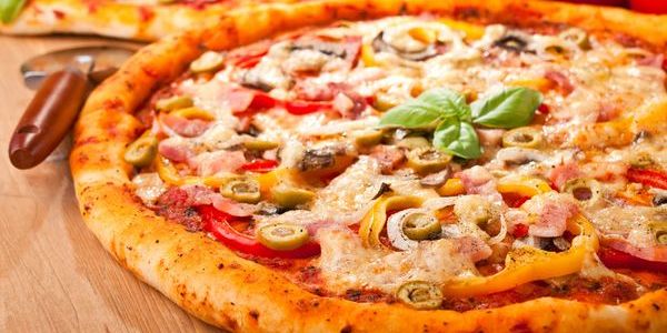 Як приготувати піцу в домашніх умовах: рецепти